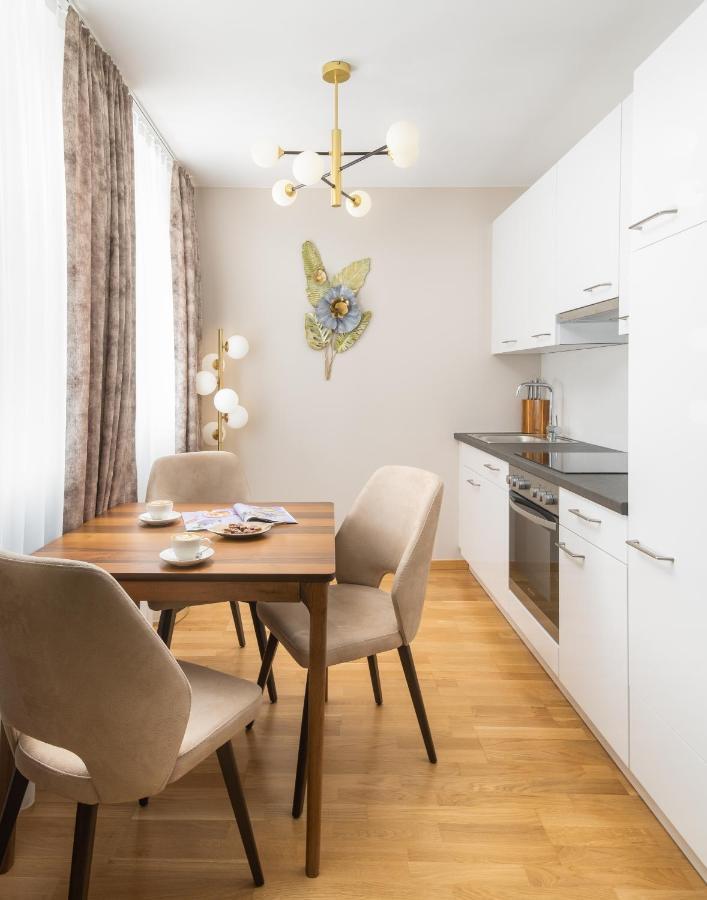 Abieshomes Serviced Apartments Schonbrunn Wenen Buitenkant foto